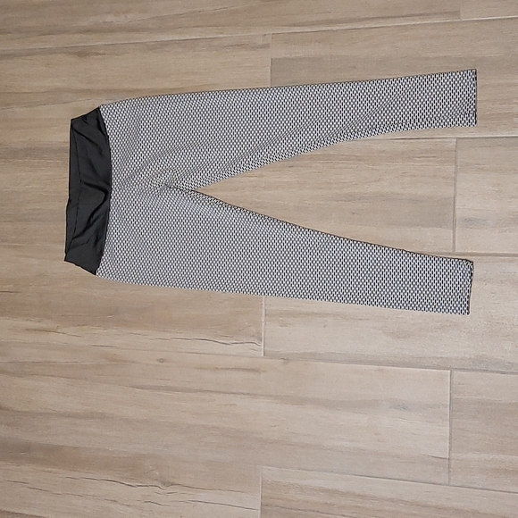 Ladies Leggings - Picture 3 of 5